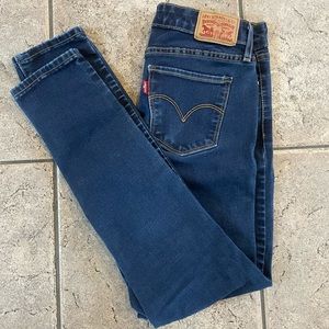 Womens Levi 711 Skinny Jeans Size: 27
